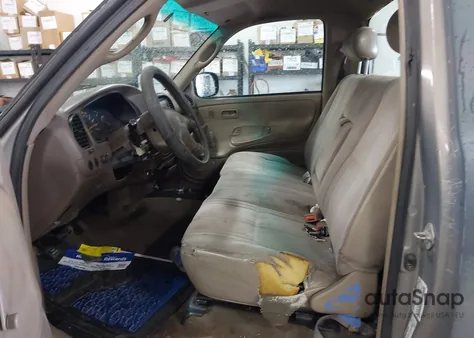 2001 Toyota Tundra z USA, uszkodzony, nr VIN 5TBJN32111S198298